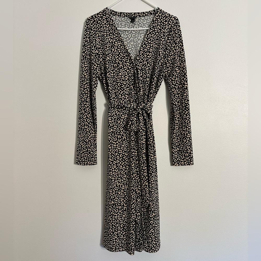 Ann Taylor black / cream print wrap dress. Like new.